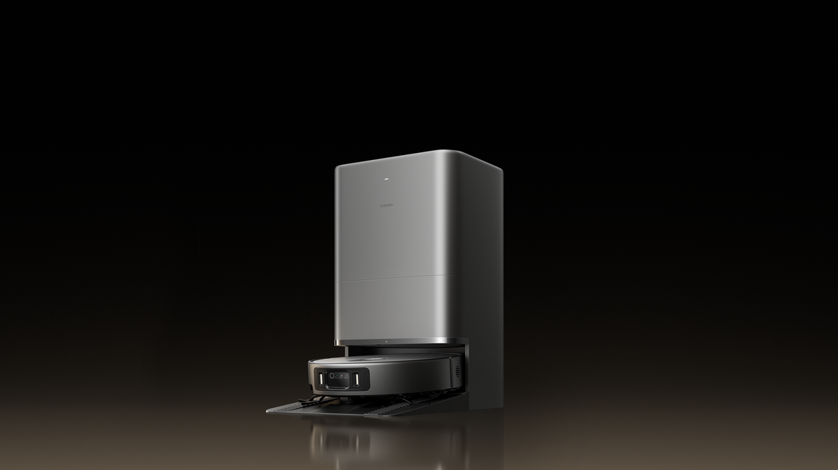 Xiaomi Robot Vacuum 6 Max with multifunctional base
